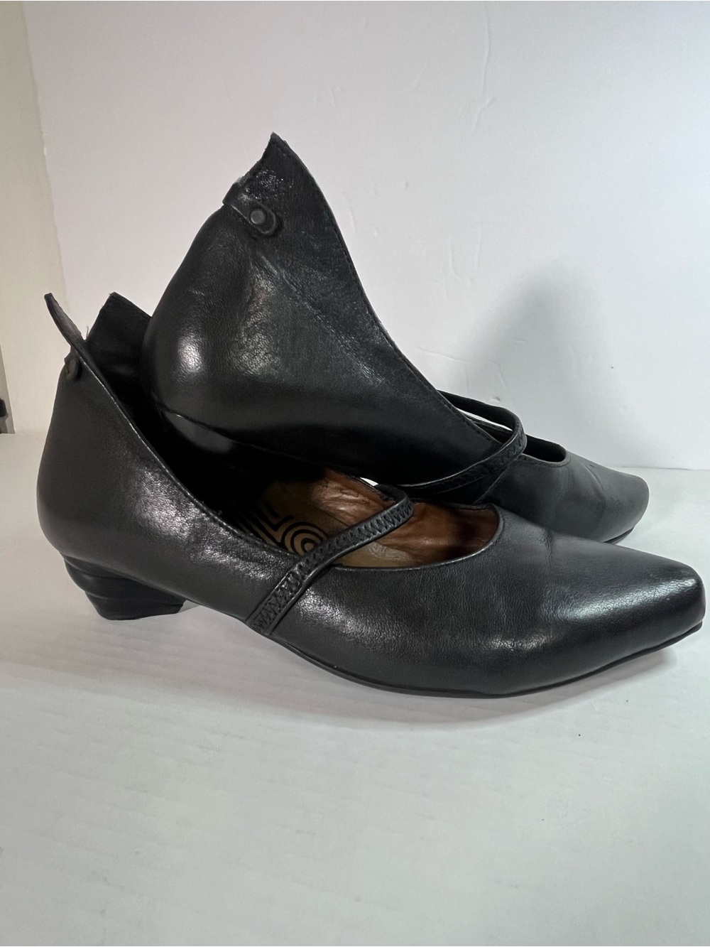 Think! Black Leather Low Heel Mary Jane Pumps